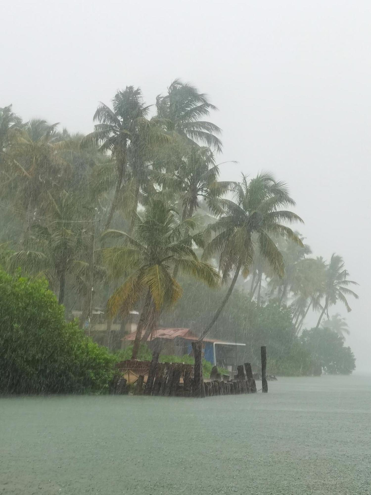 Santa Maria Hostel Munroe Island Mundrothuruth Bagian luar foto